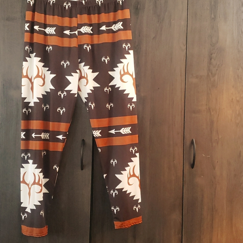 NWOT, Deer skull leggings